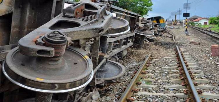 trainaccidentbangladesh.jpg