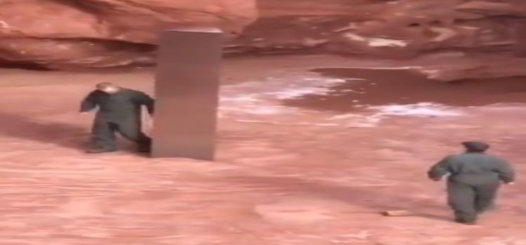 utahmonolith.jpg